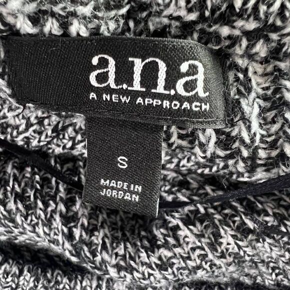 ana Cold Shoulder Ribbed Sweater Size S - Picture 5 of 7